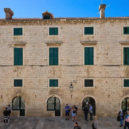 페스타 스트라둔 아파트