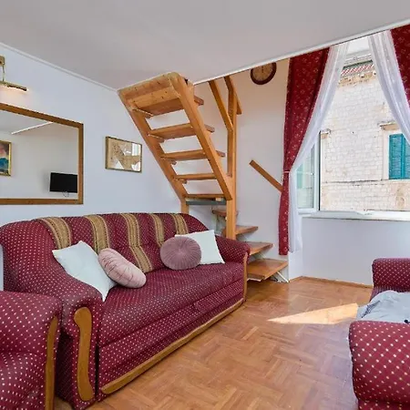 公寓 史特拉敦假日公寓酒店 *