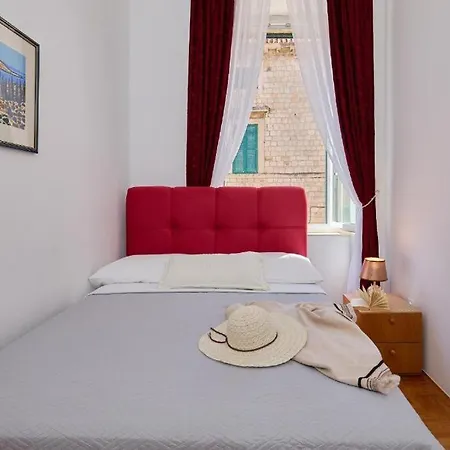 公寓 史特拉敦假日公寓酒店 *